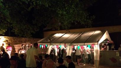 Bild: sne
Am Cocktailzelt der Handballer im Innenhof des Kastenhauses wurde lange gefeiert.