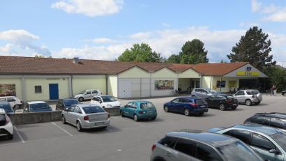 Bild: Hirsch
Der Edeka-Markt in Wackersdorf soll abgerissen und neu gebaut werden.