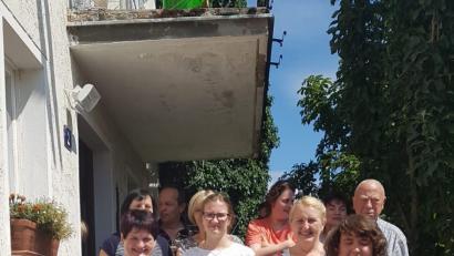 Bild: xs
Im Kreise der Familie fühlt sich Frieda Käs am wohlsten. An ihrem 90. Geburtstag waren neben den Kindern und Enkeln auch viele Nachbarn und Bekannte gekommen, um die Jubilarin hochleben zu lassen.