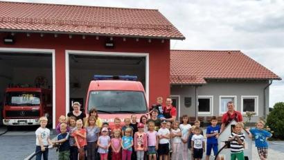 Bild: Schmola, Werner
Nahezu 30 Kinder haben ihren Spaß beim Ferienprogramm der Haberländer Feuerwehr. Bild: sm