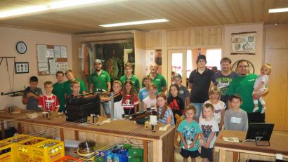 Bild: gz
Die Schützenjugend und Mitglieder der Vorstandschaft des Schützenvereins 1884 sorgen beim Kinderferienprogramm für absolute Sicherheit.