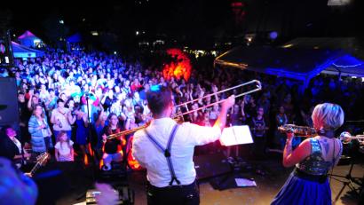 Bild: brü
Die Blues Rabbits sorgten mit ihrem gut dreistündigen Auftritt für einen gelungenen Abschluss ihrer Beachparty in Hirschau.