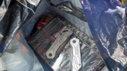 Bild: Bundespolizei
Zwei junge Männer aus Baden-Württemberg ertappte die Bundespolizei bei der Einfuhr von 40 Feuerwerkskörpern "Dum Bum".