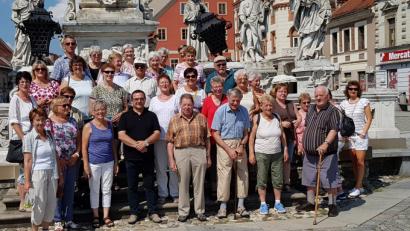 Bild: jzk
Auf dem Stadtplatz von Maribor versammelt sich die Kemnather Reisegruppe zu einem Erinnerungsfoto.