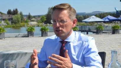 Bild: wb
Landtagsabgeordneter Tobias Reiß steht kurz vor seinem 50. Geburtstag im "Seenario" in Tirschenreuth der NT-Redaktion Rede und Antwort.