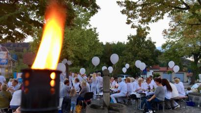 Bild: gri
Dinner in White in Wutschdorf.