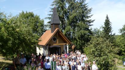 Bild: ils
Rund um die St-Josef-Kapelle erleben die Gäste das Glaubensfestival.