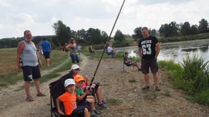 Bild: gz
Gemeinsam mit Mami und Pappi und der Aufsicht warteten die kleinen Schnupperfischer auf den großen Fang.