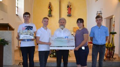 Bild: gi
Die Tröbeser Ministranten und die Landjugend unterstützen die Arbeit von Pater Ferdinand im Kongo.