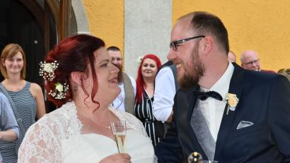 Bild: fjo
Rebecca Herter und Johannes Schieder geben sich das Jawort.