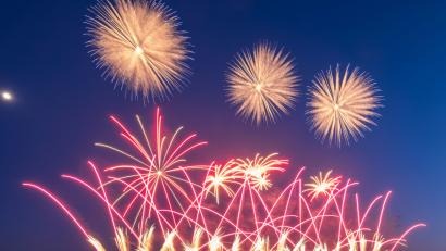 Bild: Symbolbild: Peter Steffen/dpa
Das Dultfeuerwerk in Regensburg kann starten.