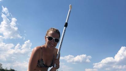 Bild: td
Frederike Turek und ihre Freundin Franziska haben das „Stand Up Paddling“ vergangenes Wochenende zum ersten Mal ausprobiert. Es zeigte sich: Es geht auch zu zweit auf einem Brett.