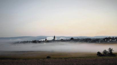 Bild: exb
So waberte der Nebel am Sonntagmorgen über das verschlafene Kaltenbrunn.
