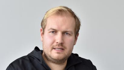 Bild: Alfred Schwarzmeier [af] (alfred.schwarzmeier@oberpfalzmedien.de)
DFB-Stützpunktkoordinator Johannes Ederer will nach dem Rücktritt von NLZ-Leiter Rainer Fachtan zusammen mit der SpVgg SV Weiden eine Nachfolgelösung finden.