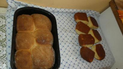 Bild: ils
Bei 200 Grad gebacken ist es schließlich geschafft: Außen sind die Hefeknödel knusprig braun, innen goldgelb. Guten Appetit!