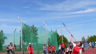 Bild: rn
Birgit Kober bei ihrem Wettkampf 2011 auf derFreisportanlage in Eschenbach.