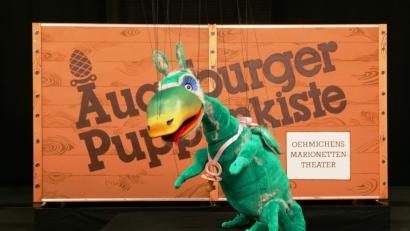 Bild: ld
Der kleine Saurier "Urmel" kommt im November nach Brand und erzählt den Besuchern die Geschichte von seiner großen Reise.