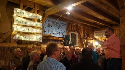 Bild: gma
Die Chorgemeinschaft Pullenreuth und Lochau sorgte für den richtigen Ton beim Weinfest. .