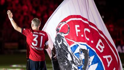 Bild: Sven Hoppe/dpa
Abschied von Bastian Schweinsteiger.