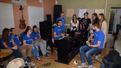 Bild: fjo
Die Mitglieder der "Musikinitiative Vohenstrauß" feiern den "Tag der offenen Tür" in ihrem Domizil.