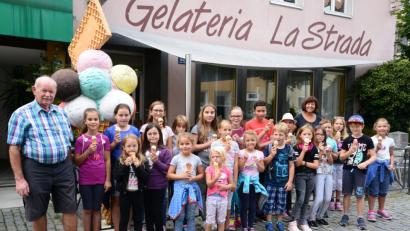 Bild: bey
Die Buben und Mädchen, die bei der Stadtrallye dabei waren, sind jetzt echte Windischeschenbach-Kenner.