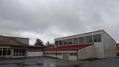 Bild: rti
Die Neualbenreuther Schulturnhalle ist dringend sanierungsbedürftig. Im Februar 2019 soll das Projekt nun endlich starten.