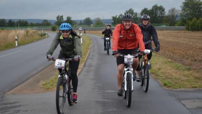 Bild: fz
Viele Radler ringen sich trotz Regenwetters ein Grinsen ab.