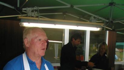 Bild: gis
Edwin Precht hat die Kartoffel-Lockenmaschine fest im Griff.