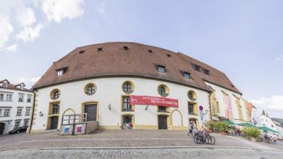 Bild: Benedikt Bockisch
Das Stadttheater öffnet seine Türen.