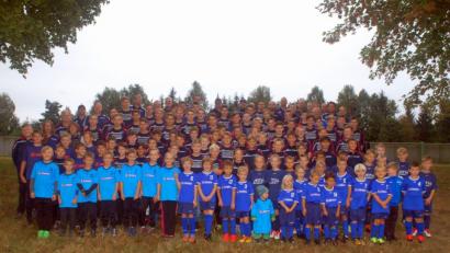 Bild: fjo
100 Kinder und Jugendliche zeigen sich beim Sporttag der JFG Oberpfälzer Grenzland vor allem von ihrer fairen Seite.