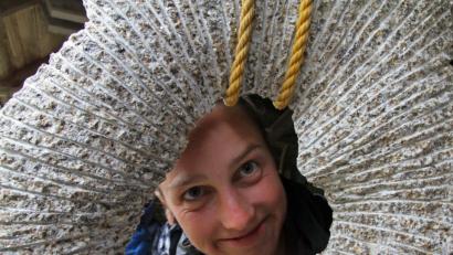 Bild: nm
Den Blick für die Kunst und durch das aufgehängte Granitherz stellten zehn Studenten über zwei Wochen hinweg unter Beweis. Am Freitag präsentierten sie die aus dem Stein entstandenen Impressionen.