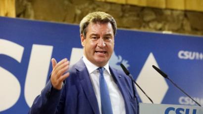 Bild: Gerhard Götz
Ministerpräsident Markus Söder am Dienstagabend beim Sommerempfang der CSU auf Schloss Guteneck. Am Sonntag spricht er in Weiden.