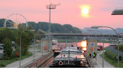 Bild: Alexander Auer
Auf der Donau wurde am Dienstag ein starker Ölfilm bemerkt.