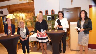 Bild: fz
Susan Kröber, Maria Neumann, Andrea Lang und Tanja Renner beantworten die Fragen der Kreisvorsitzenden Tanja Schiffmann (von links).