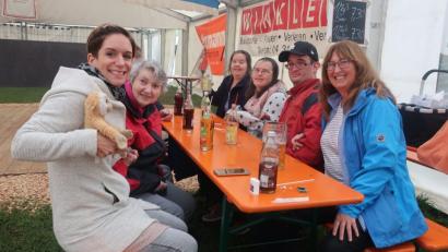 Bild: Hirsch
Gut gelaunt feierten Menschen mit und ohne Handicap beim Inklusionstag im Festzelt.