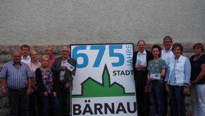 Bild: awo
Beim Konzert zum 675. Stadterhebungsjubiläums kamen mehr als 1300 Euro zusammen. Die Stadt stockte auf 1500 Euro auf. So konnte je 500 Euro an das Kinderhaus „Unsere kleine Welt“, die Nachbarschaftshilfe Bärnau und die Pfarreiengemeinschaft Bärnau-Hohenthan-Schwarzenbach überreicht werden.