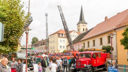 Bild: sml
Nach dem Konvoi alter Einsatzfahrzeuge am Samstag, 8. September, durch den Landkreis, sind die Oldtimer am Sonntag, 9. September, auf dem Windischeschenbacher Stadtplatz ausgestellt.