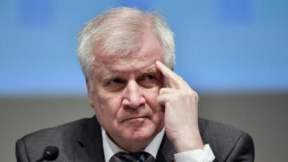 Bild: Barbara Gindl/dpa
Für CSU-Chef Horst Seehofer ist die Migration die "Mutter aller politischen Probleme in diesem Land".
