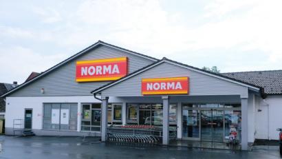 Bild: do
Der Norma-Markt neben der ehemaligen Löwenbrauerei steht vor einer Erweiterung. Die Bauherren Renner/Specht planen eine Vergrößerung der Verkaufsfläche und die Errichtung von Sozialräumen.
