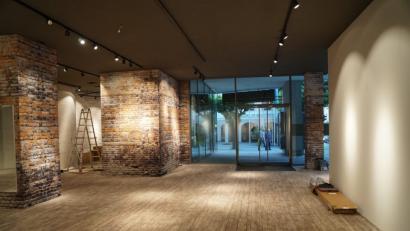 Bild: Fashion Concept II. GmbH &amp; Co. KG
Comma, Hallhuber und andere Modemarken gibt es im neuen Concept-Store, der am 13. September in der Sedanstraße 2-4 eröffnet wird.