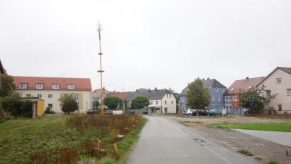 Bild: fjo
Trotz erheblicher Kostensteigerung sprach Bürgermeister Rainer Gäbl von einem wirtschaftlichen Angebot und rechnete mit einem Ausbau der Heubachgasse (im Vordergrund) bis zum Tillyplatz noch in diesem Jahr.