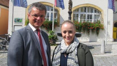 Bild: bl
Bürgermeister Martin Birner setzt beim Stadtmarketing auf das Know-how von Ulrike Meixner.