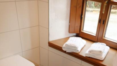 Bild:  Gerhard Götz
Die Handtücher mit dem Schriftzug „Ferienwohnung am Blasturm“ sind ein Hingucker.