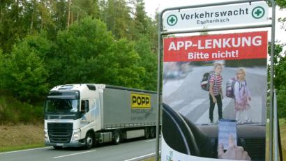 Bild: rn
Telefonieren am Steuer kann tödlich sein