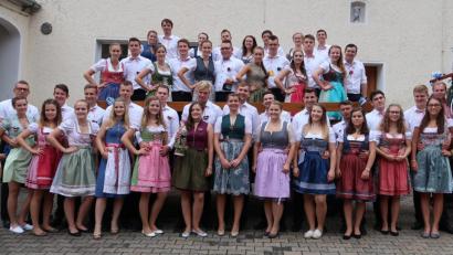 Bild: exb
Stolz präsentieren sich die 22 Kirwapaare von Mimbach/Mausdorf.