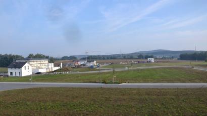 Bild: ck
Das neue Baugebiet "Sommerwiesen" in Vohenstrauß ist bei Bauherren aus dem ganzen Umland sehr beliebt. Einige Häuser stehen bereits. Viele werden folgen.