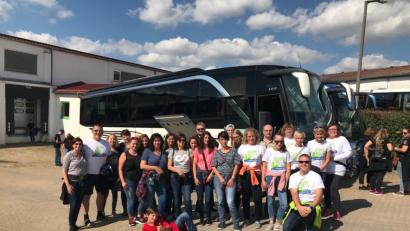 Bild: exb
Mit einem Bus reisen der CSU-Ortsverband Königstein und zahlreiche weitere Teilnehmer aus der Marktgemeinde zum Bayern-3-Dorffest an, um sich unter die 80 000 Besucher in Treuchtlingen zu mischen.