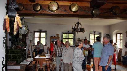 Bild: ds
Auf reges Interesse stößt die vielseitige Einrichtung des ehemaligen Klassenzimmers. Hier erteilte der Lehrer Otto Spacil bis 1974 Unterricht.