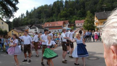 Bild: pop
Viel Spaß hatten nicht nur die Kirwapaare, sondern auch die vielen Zuschauer.