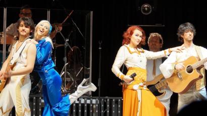 Bild: Nicole Schulz
Die größten Hits der schwedischen Popgruppe ABBA sind am 10. Februar in der Nordgauhalle zu hören.